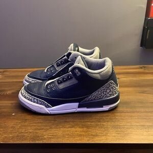 Kids Jordan 3s size 5.5